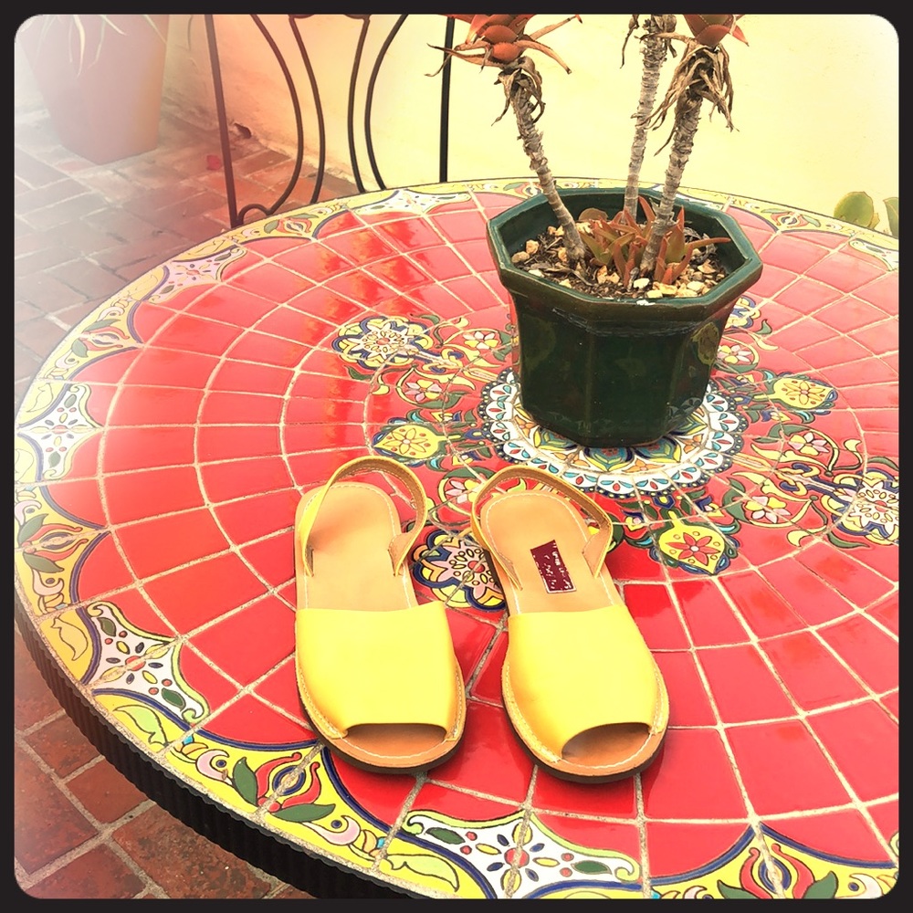 Yellow flat sandals 💛